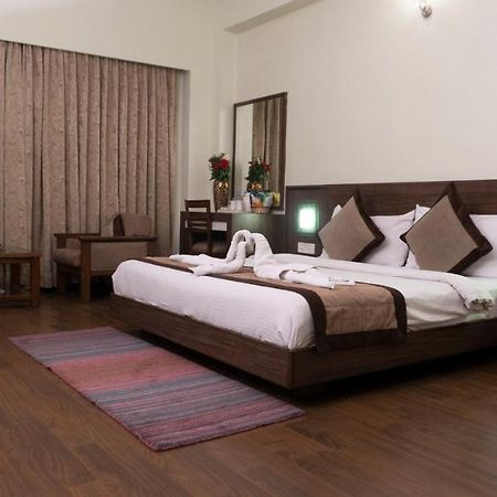 Mg Regency Hotel Baddi Екстериор снимка
