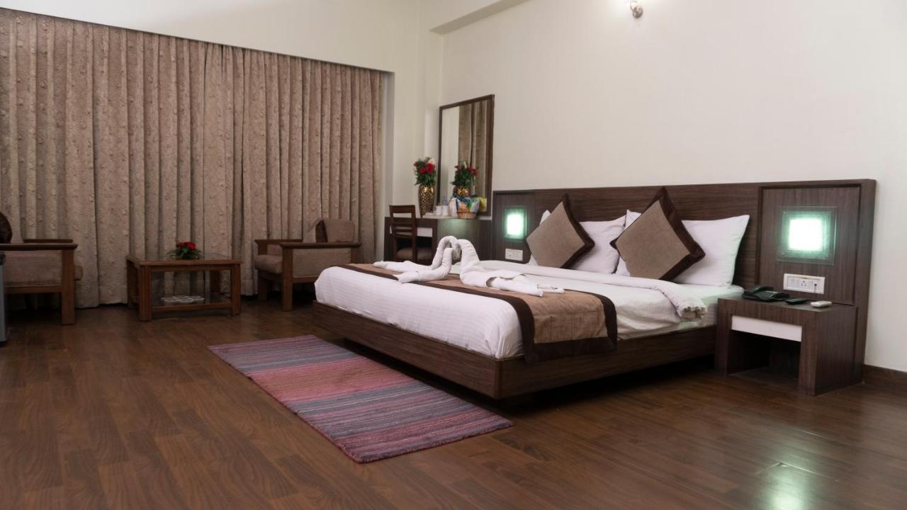 Mg Regency Hotel Baddi Екстериор снимка