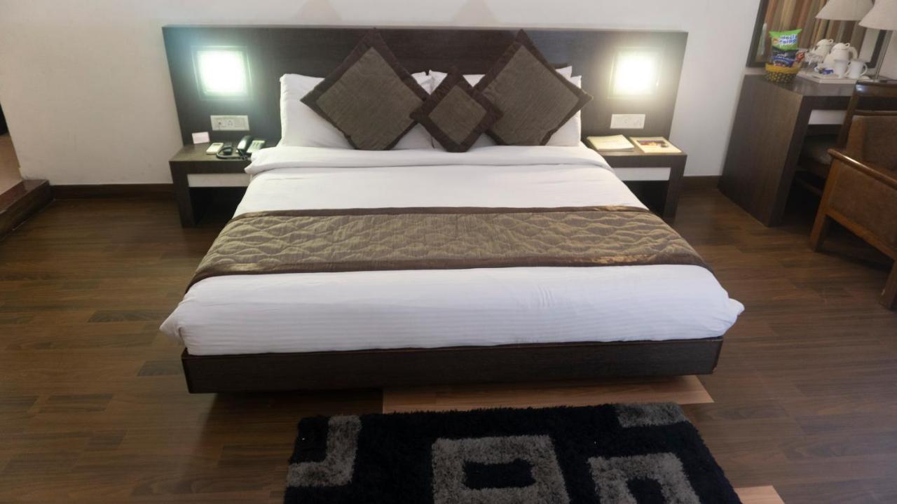 Mg Regency Hotel Baddi Екстериор снимка
