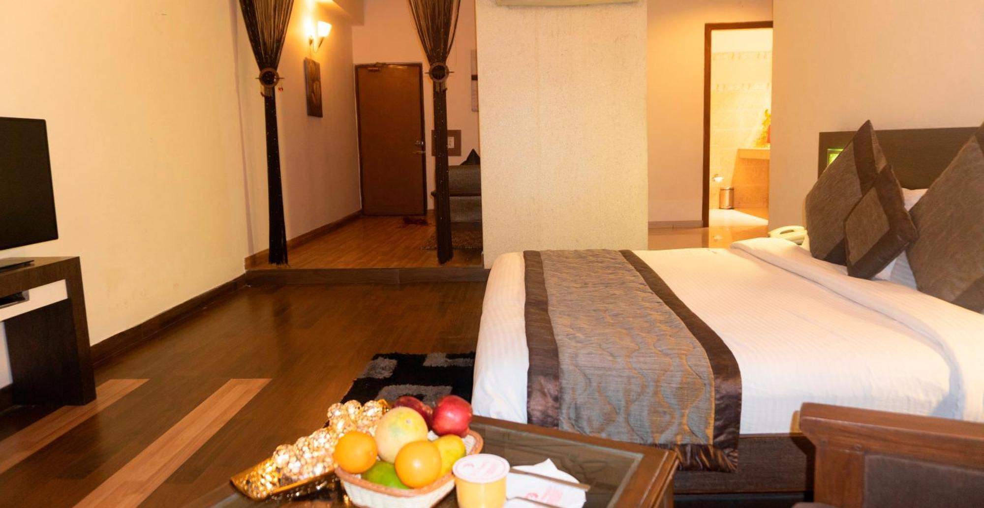 Mg Regency Hotel Baddi Екстериор снимка