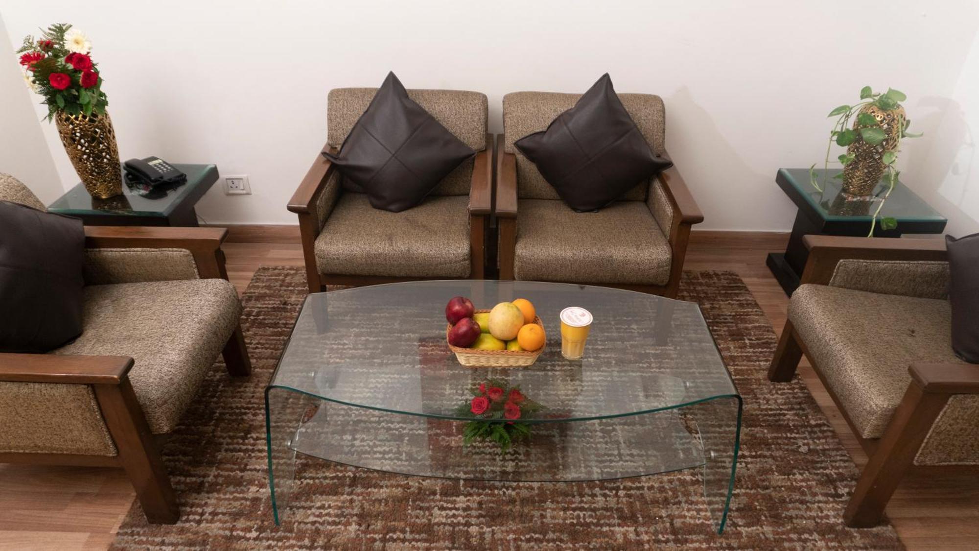 Mg Regency Hotel Baddi Екстериор снимка