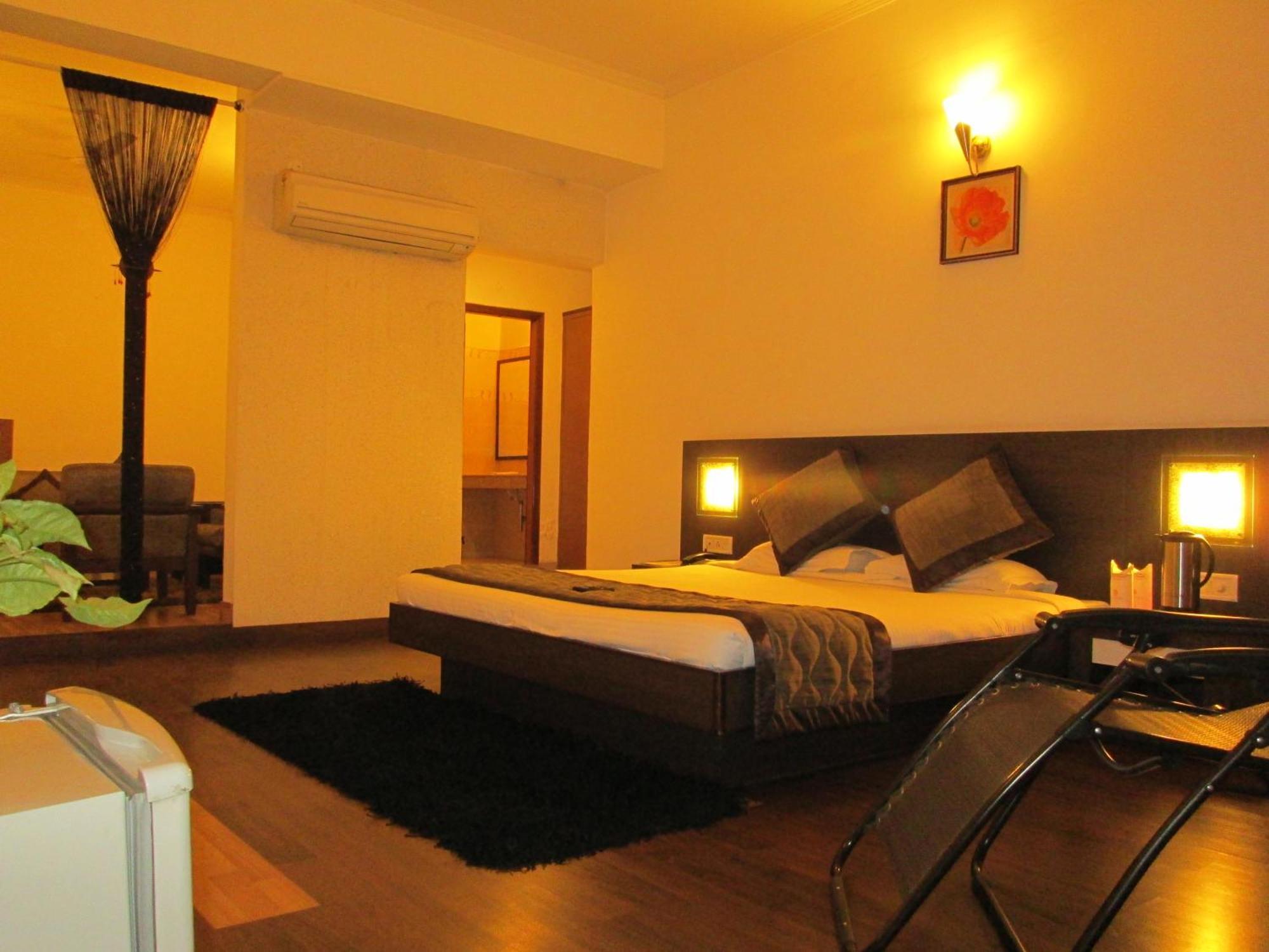 Mg Regency Hotel Baddi Екстериор снимка